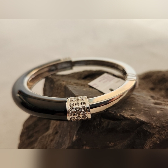 NWT Lia Sophia "Chromatic" Black Silver and Cut crystal Bracelet - Picture 3 of 3